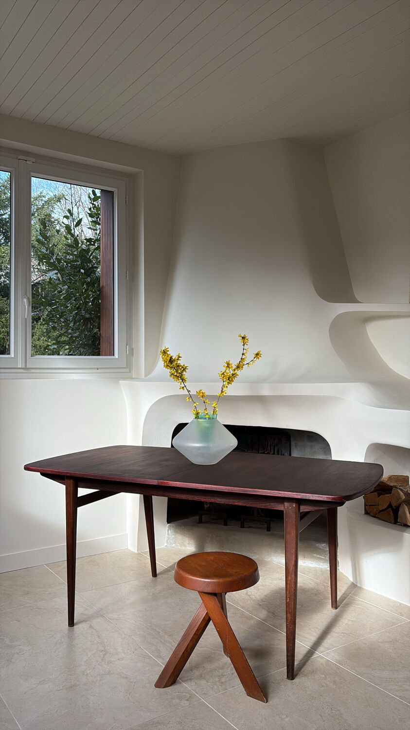 Dining table in rosewood