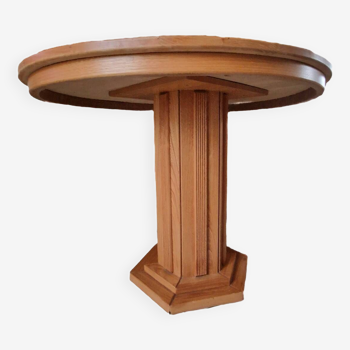 round dining table