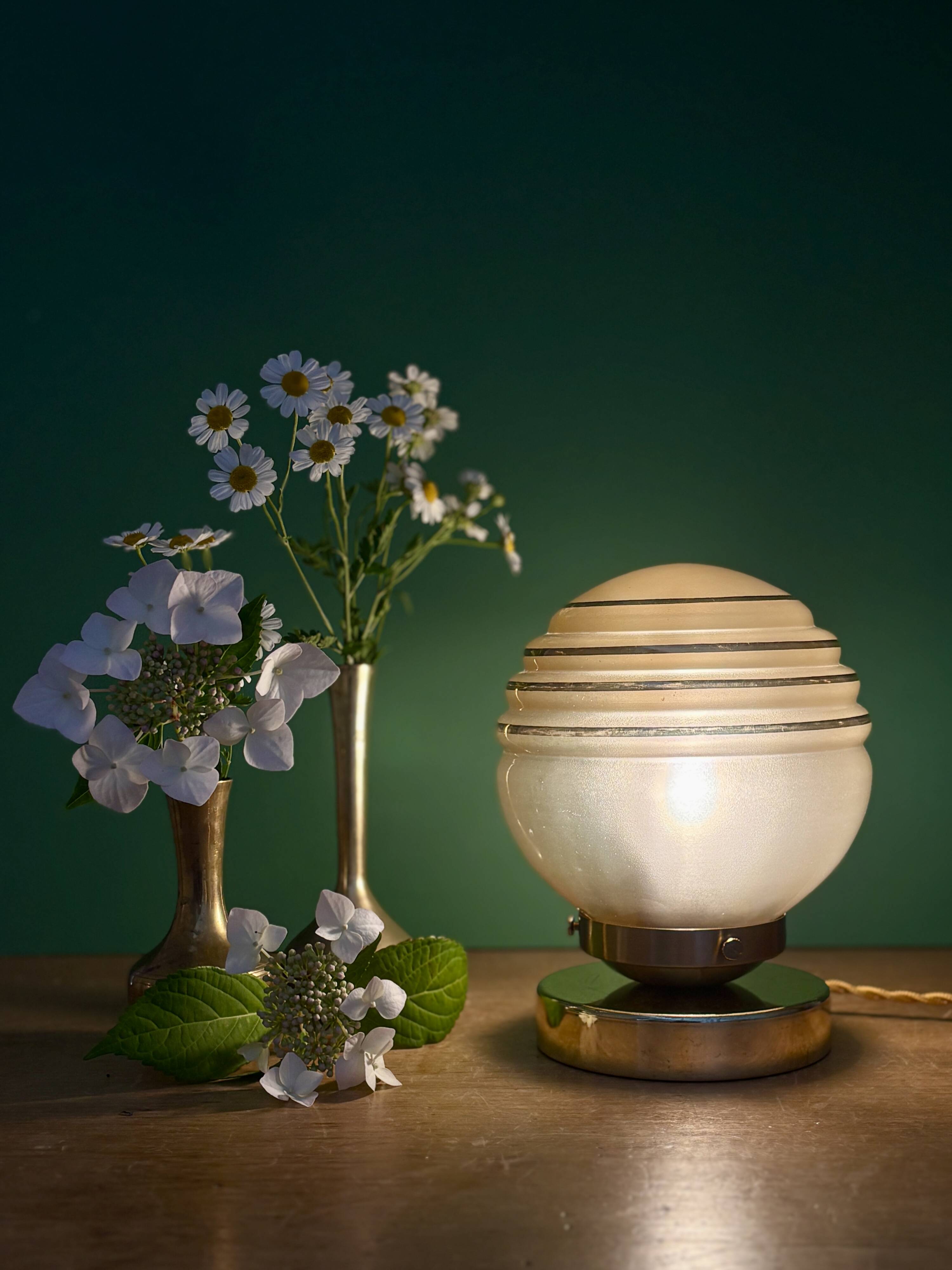 Vintage yellow and gold glass globe table lamp