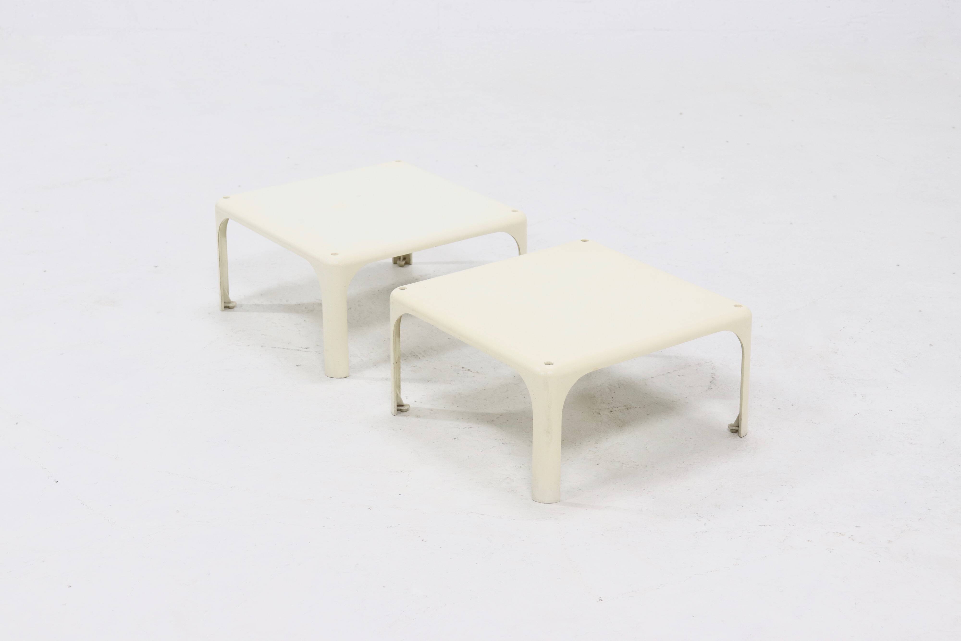 Lot de 2 tables empilables Demetrio 45 par Vico Magistretti pour Artemide 1960