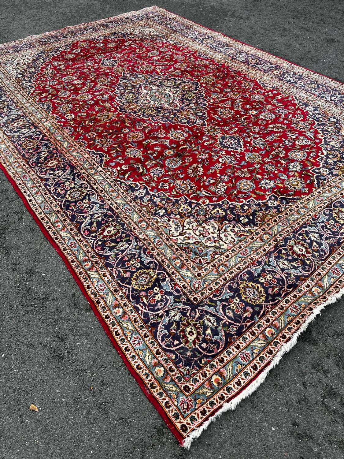 Large Persian rug 4.5m x 3m