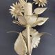 Paire d'applique fleurs métal laqué or années 80