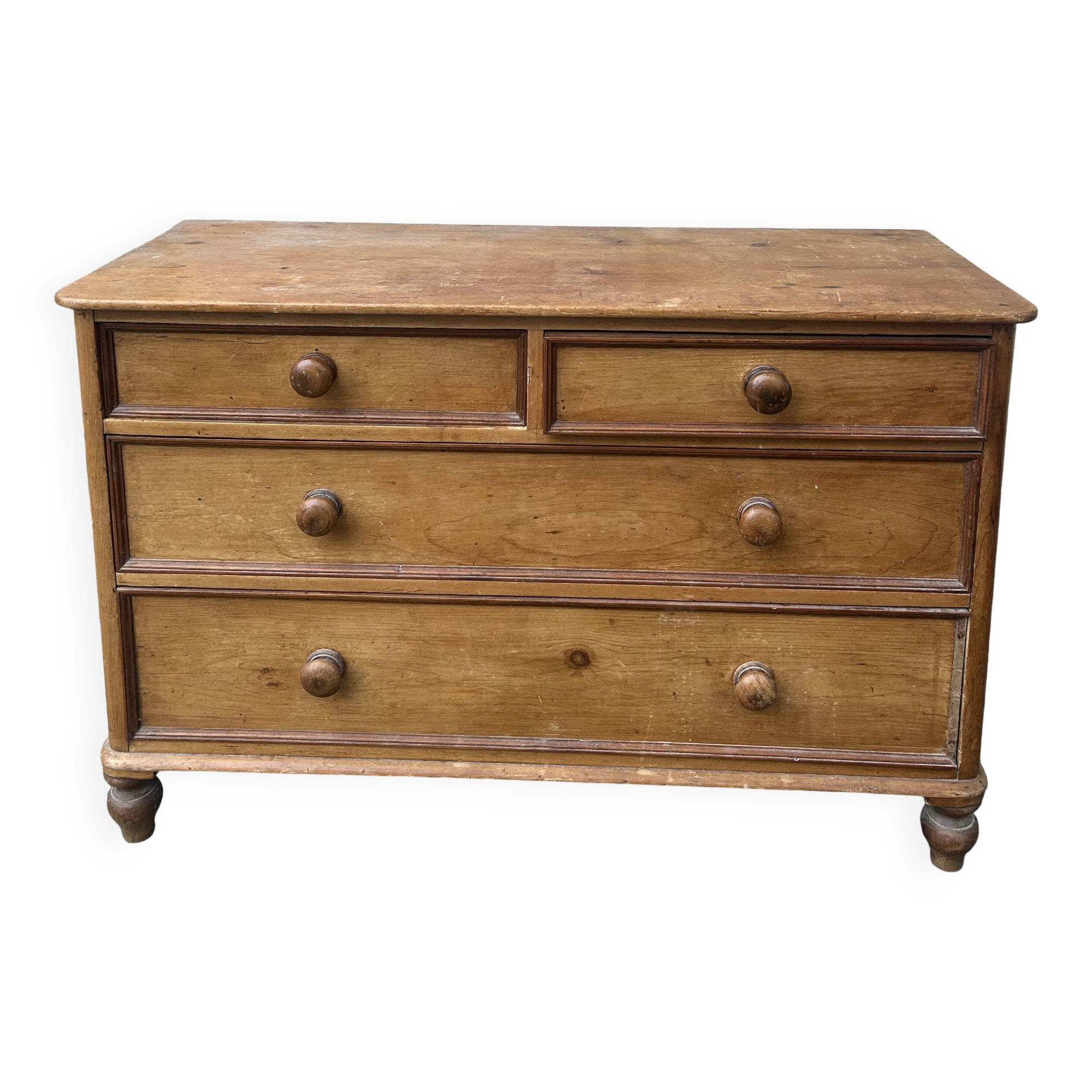 Pine chest of drawers with 4 drawers