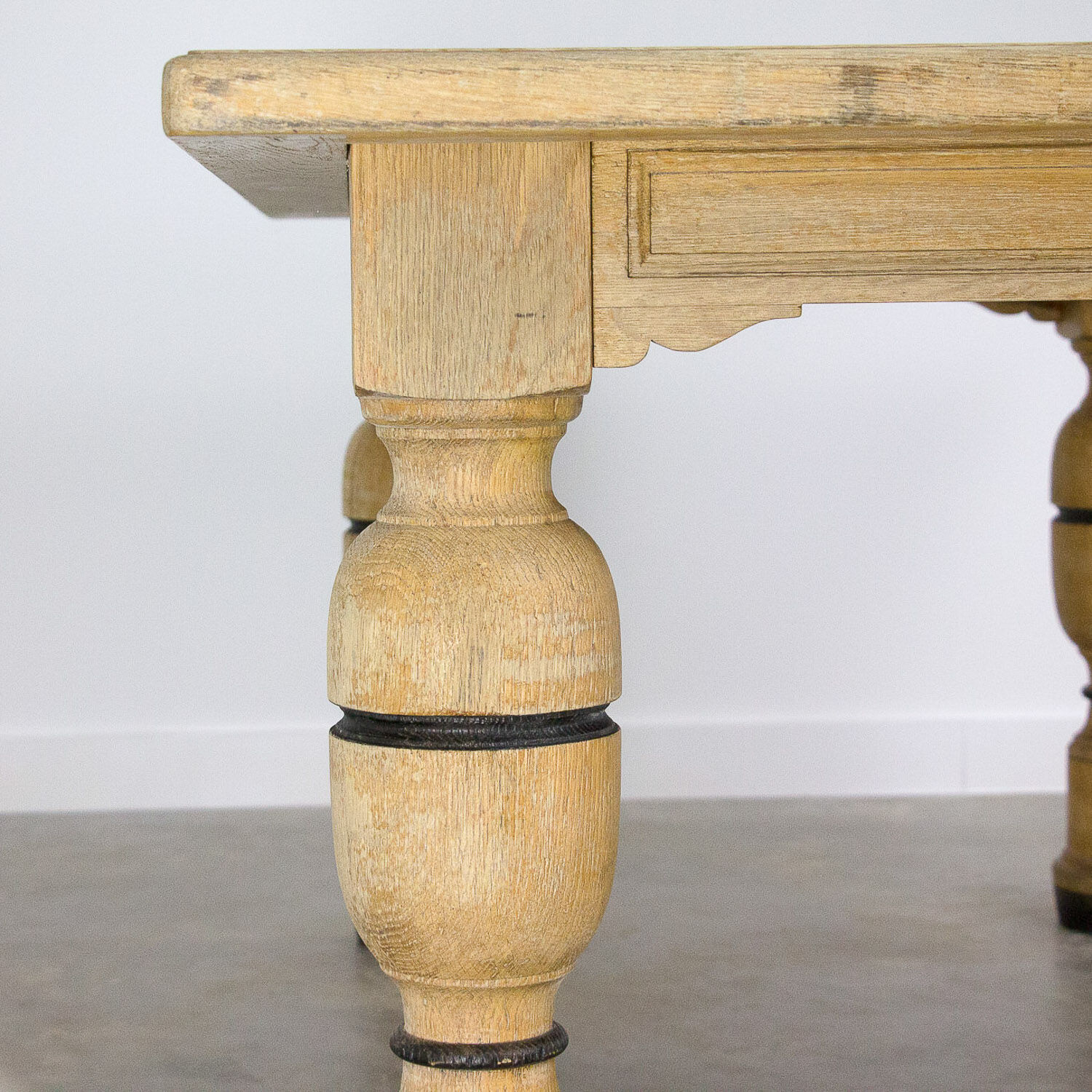 Table à manger en chêne