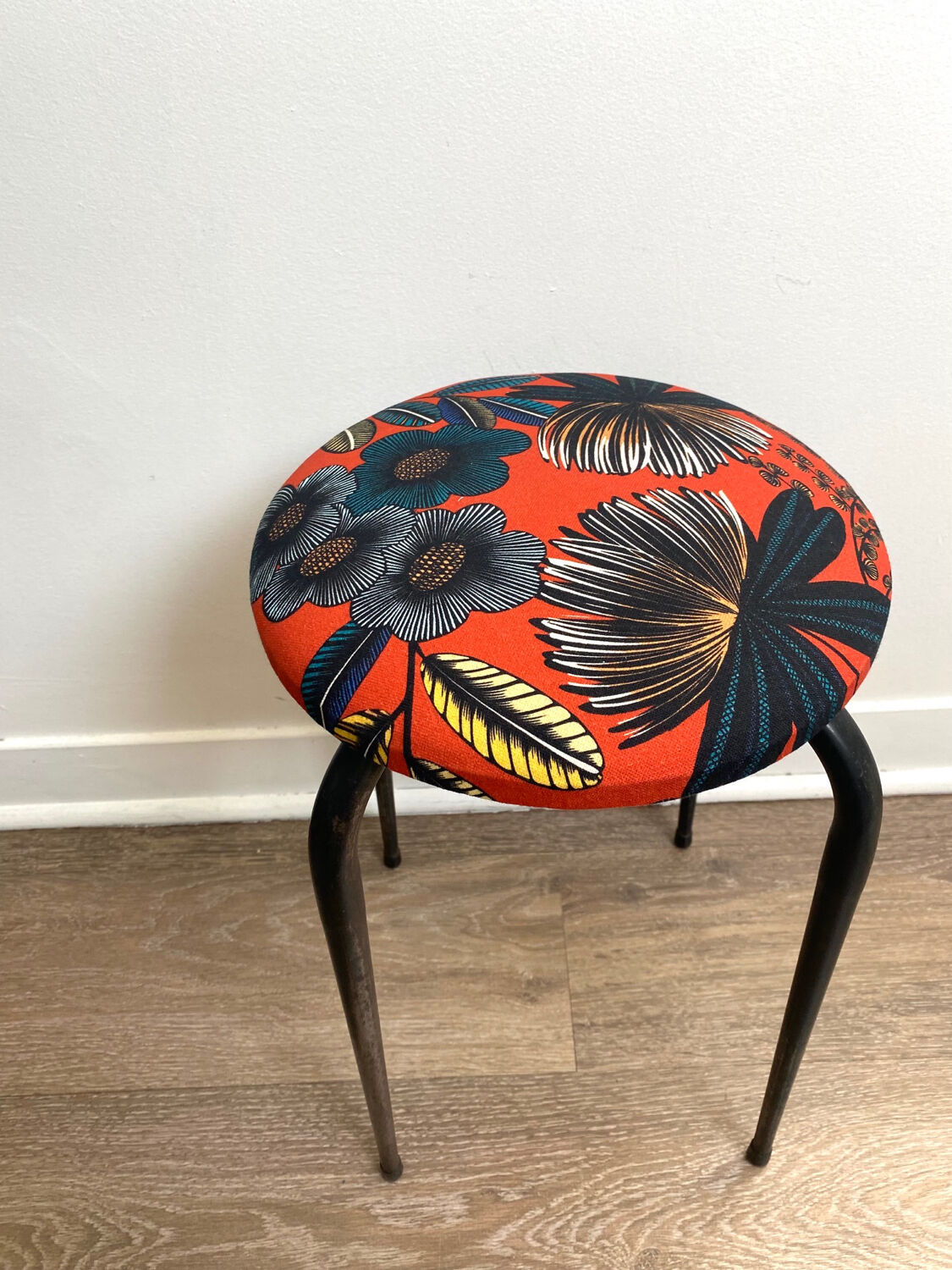 Vintage upcycle stool - orange orphee
