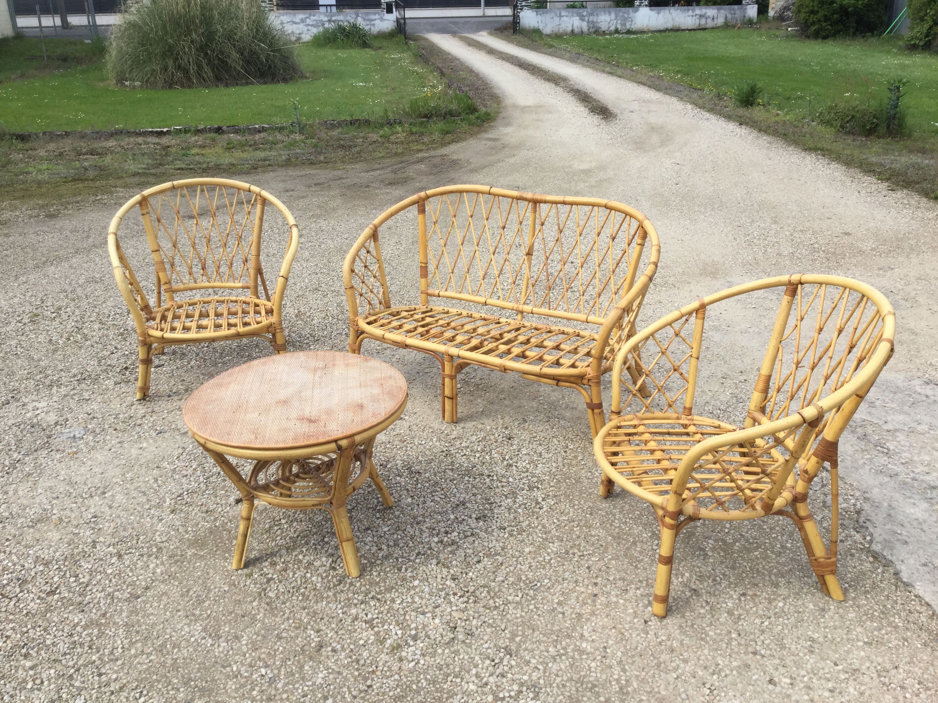 Rattan lounge