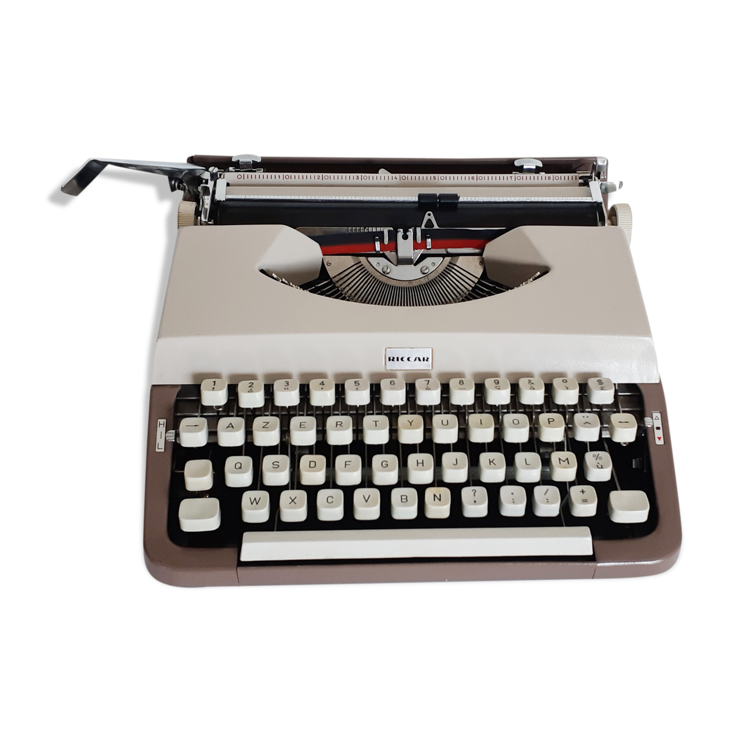 Portable, functional Riccar typewriter