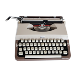 Portable, functional Riccar typewriter