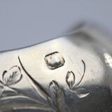 Acanthus-leaf sugar pinch in solid silver acanthus leaf