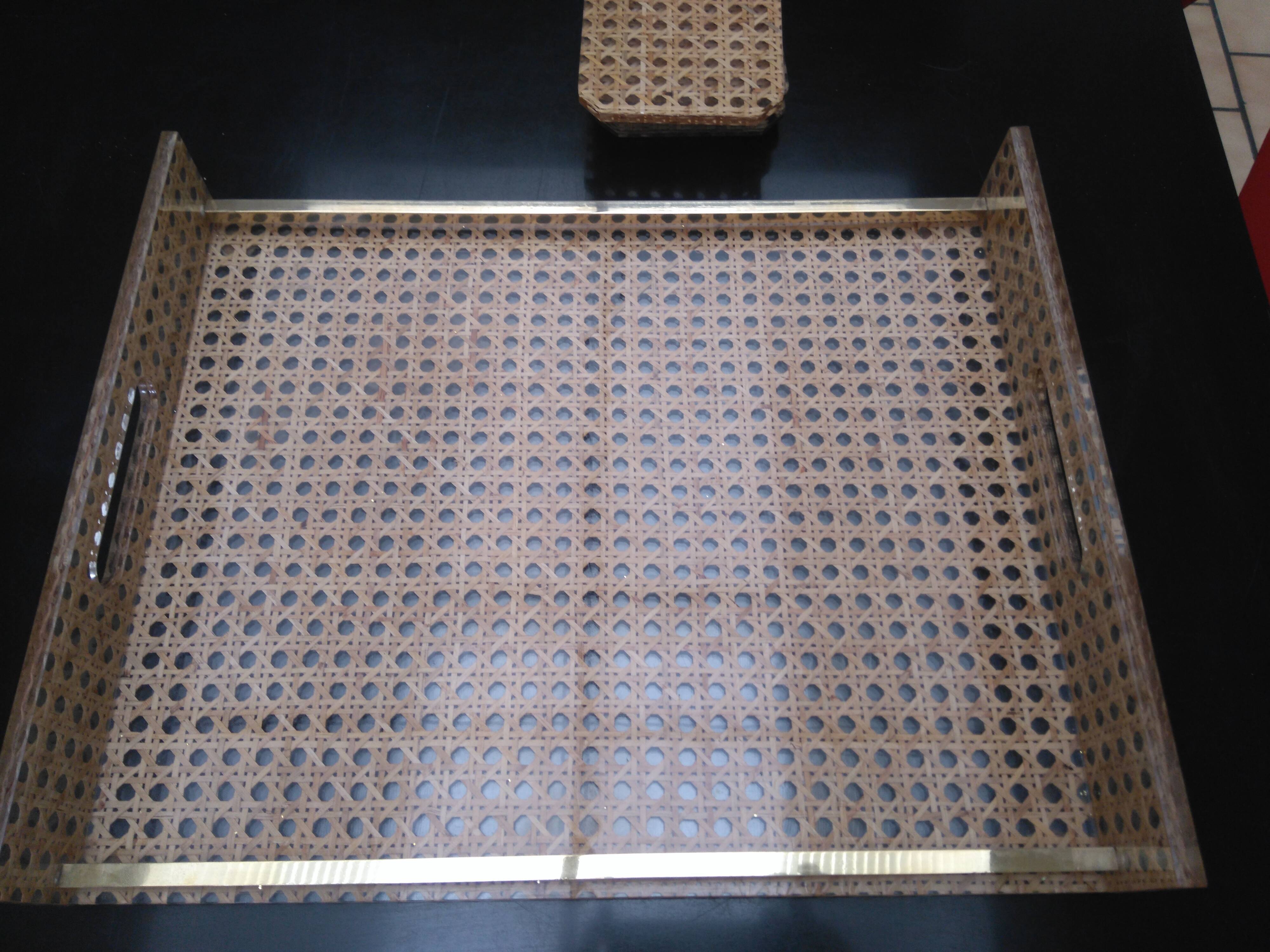 PLEXIGLASS TRAY AND 6 COASTERS YEAR 70