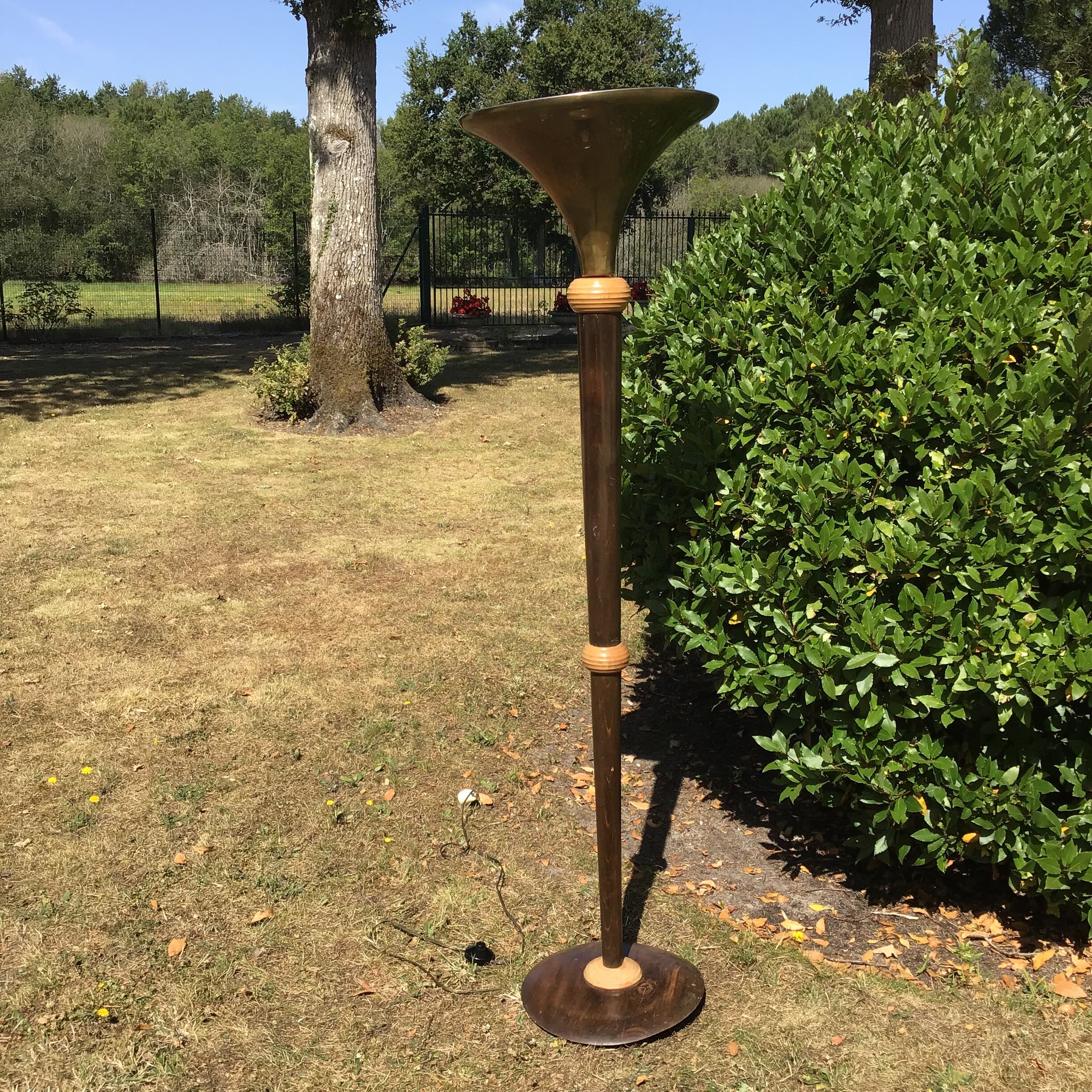 Vintage lamppost