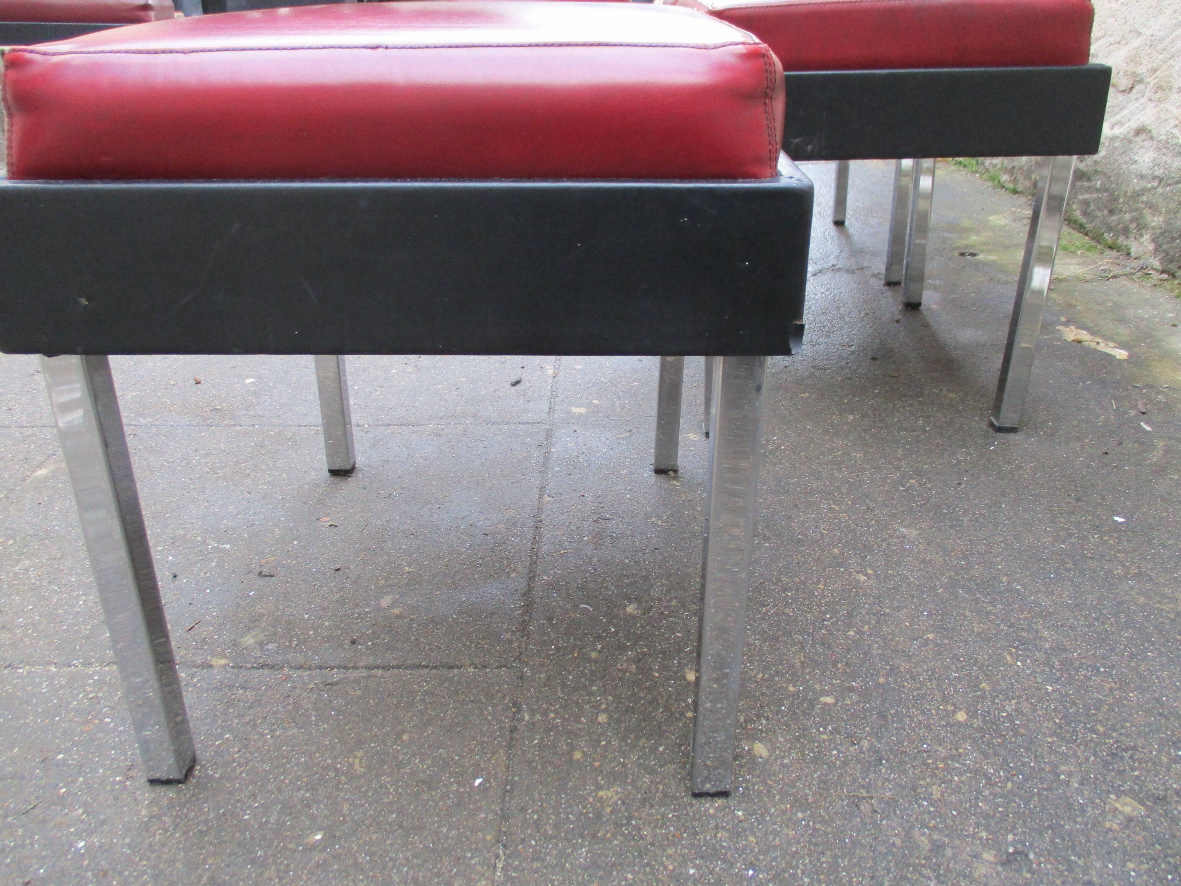 Anciens tabourets Strafor