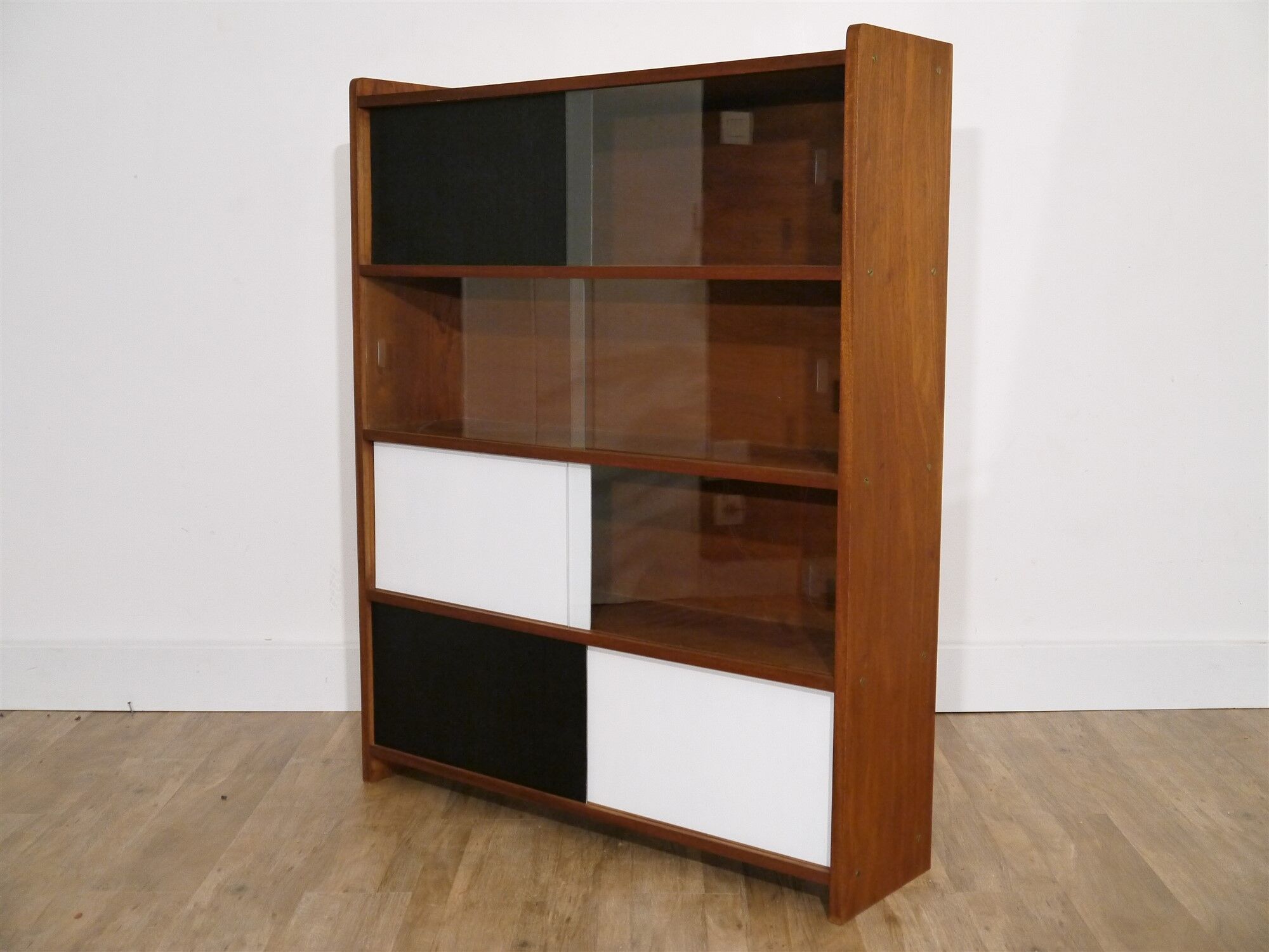 Showcase vintage teak shelf