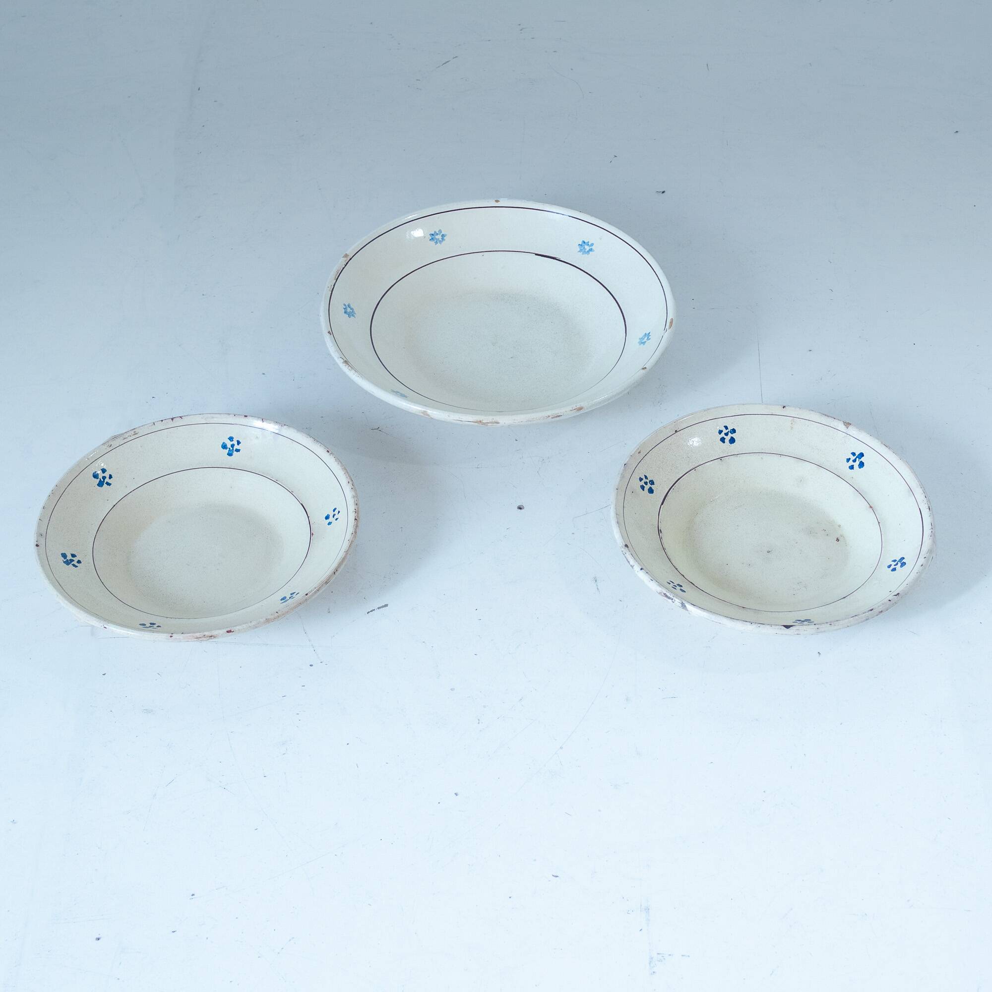 Antique Handmade Ceramic Plates, Set of Three, Italy 1900 circa