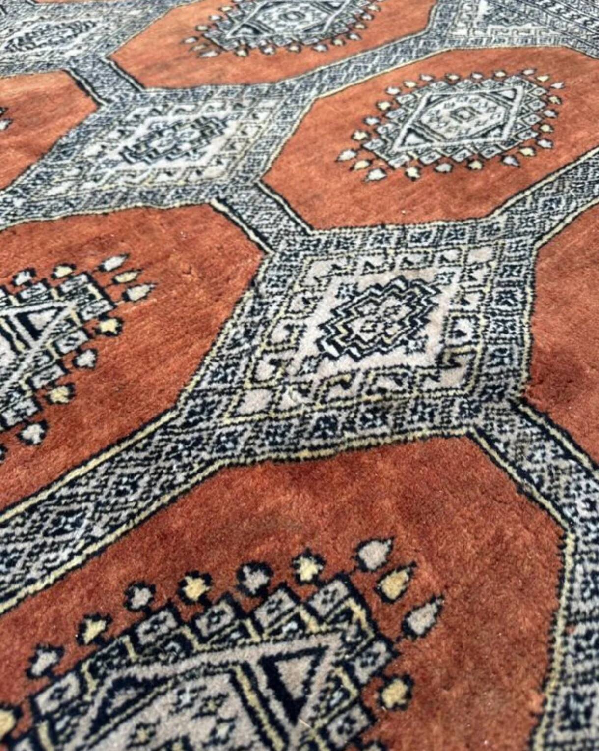 Handmade Pakistani rug 180cm x 130cm