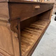 Oak counter from the early 20th century.