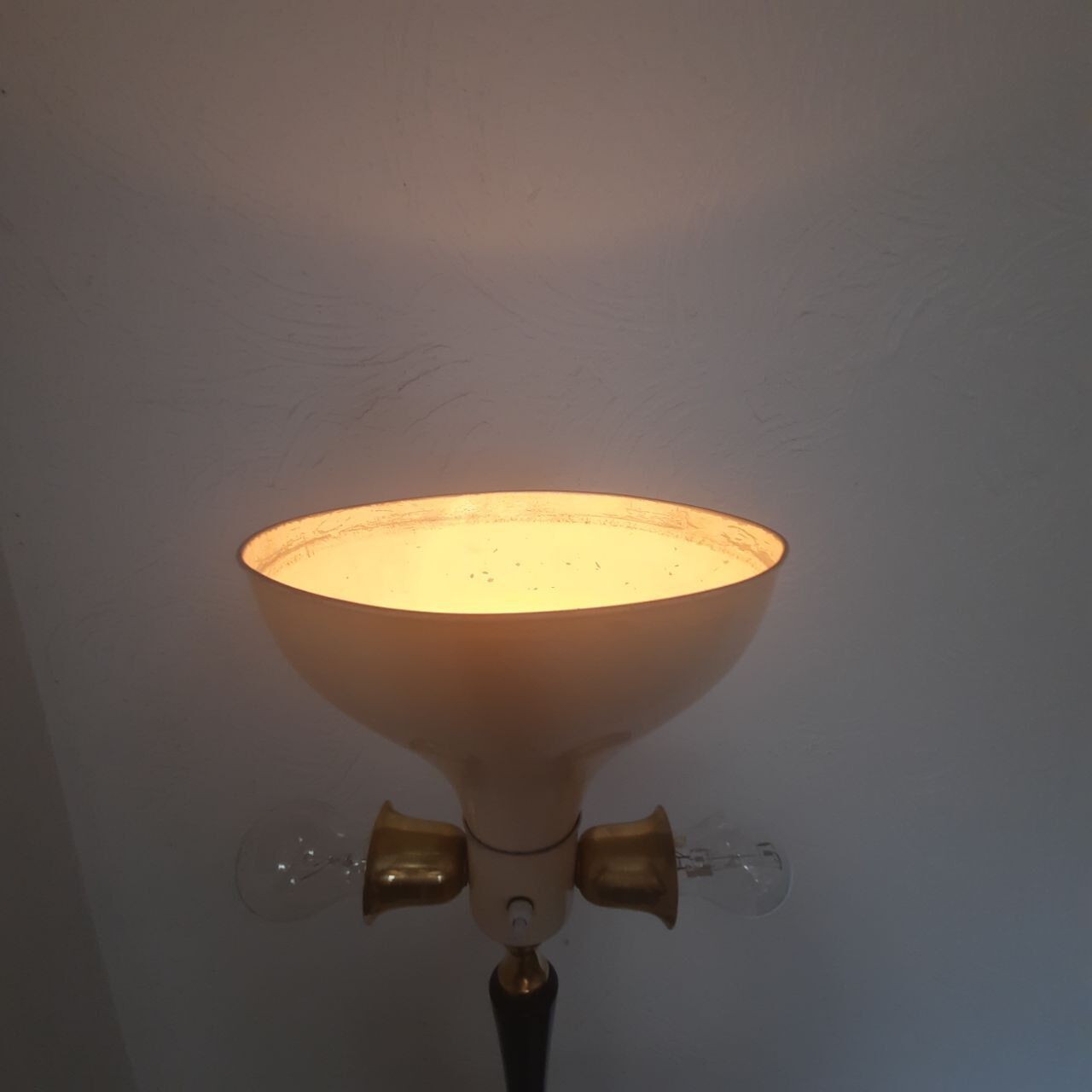 Tripod floor lamp - 1950s - wood and brass.