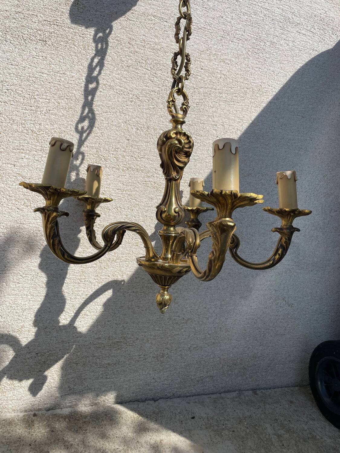 2 Louis XV brass chandeliers with 5 and 6 bulbs