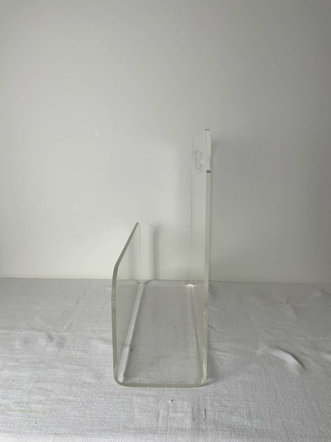 Plexiglass magazine rack