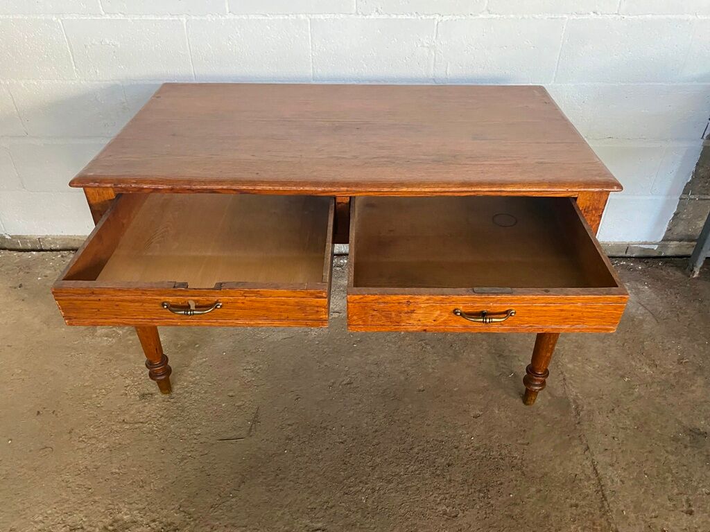 Solid oak desk with 2 drawers feet turned