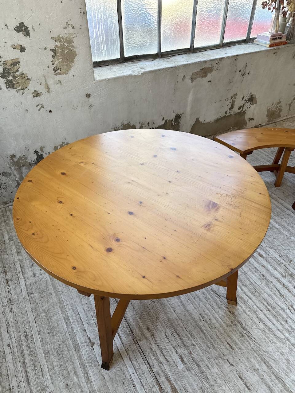 Set of round table and 4 rounded benches, 1950