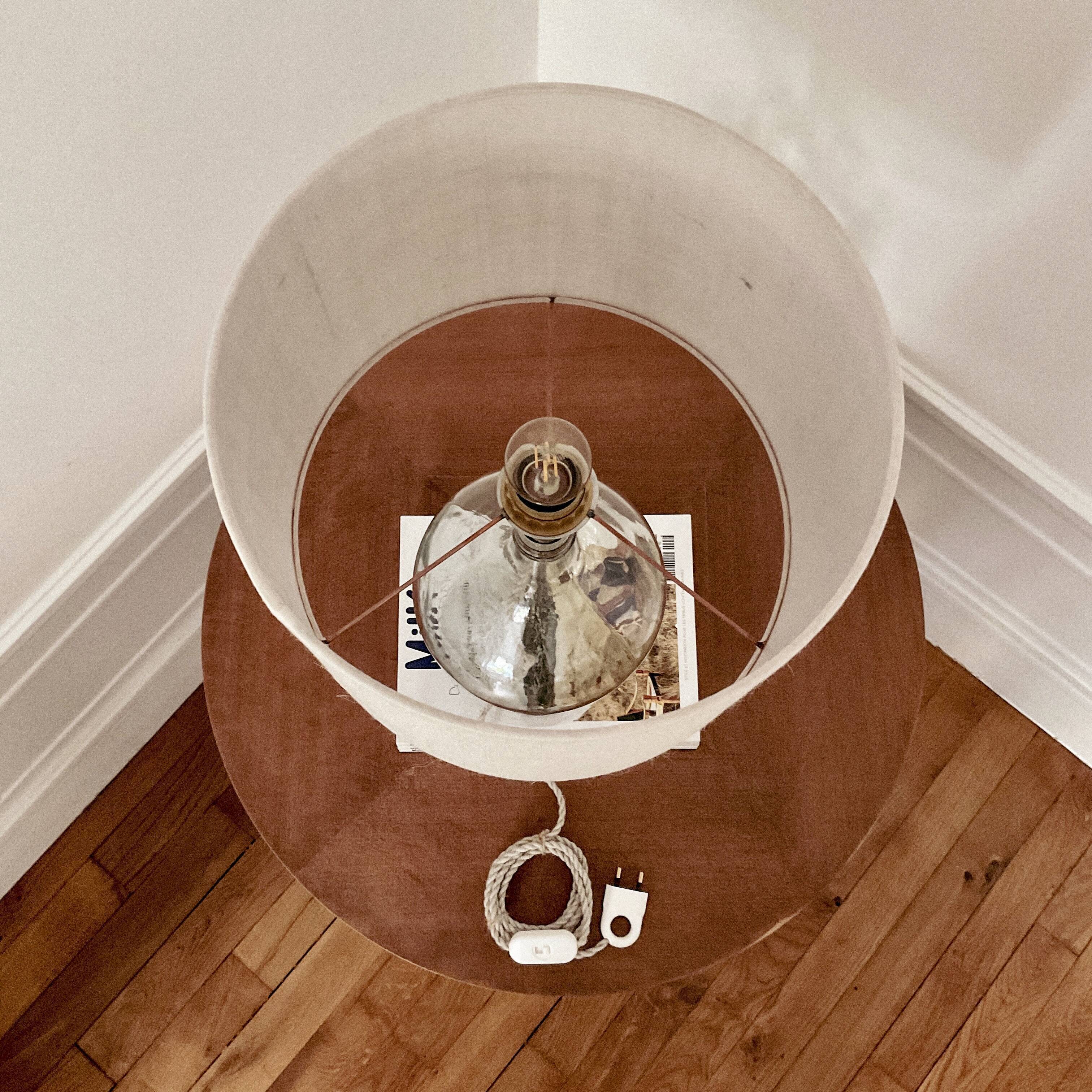 Demijohn lamp and ecru jute