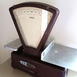 Vintage Testut grocery scale