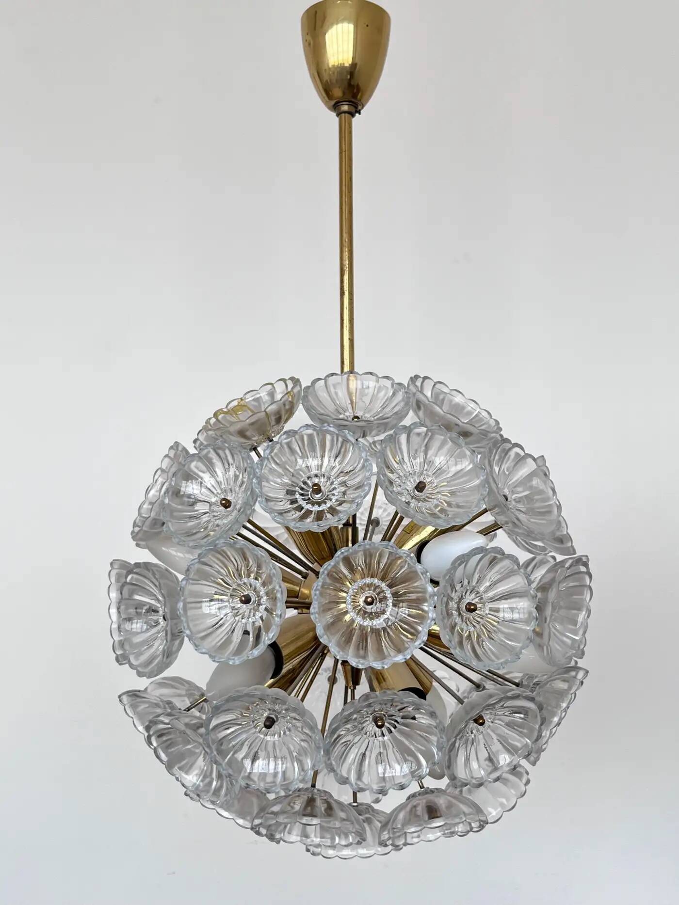 Magnifique réplique de Spoutnik en laiton et verre, inspirée de l'ère spatiale, signée Dandelion, années 1960 / Allemagne