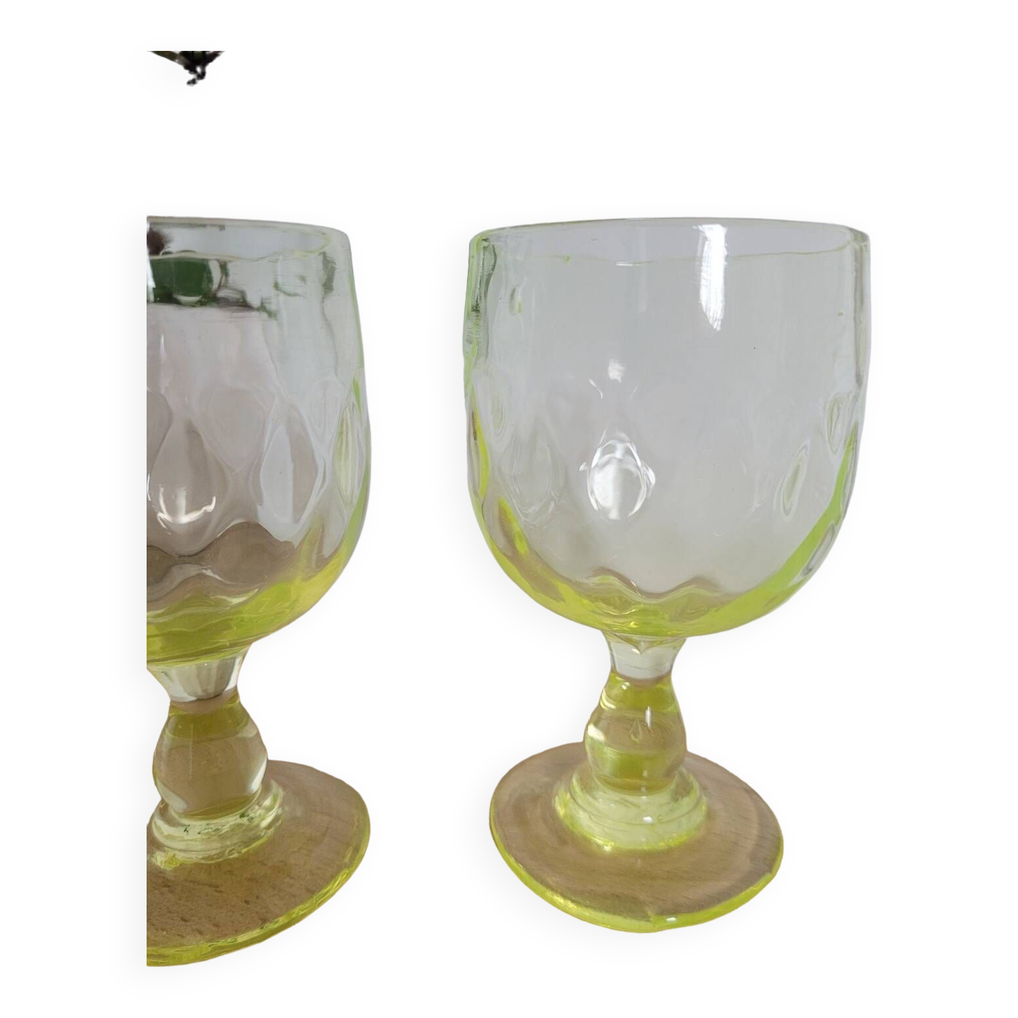 Uraline stemware