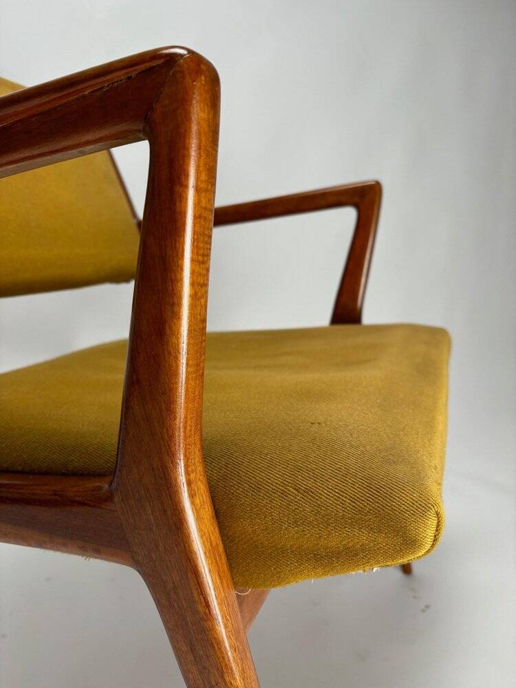 Set of Mid-Century Armchairs in the style of Gio Ponti, Italy, 1950s