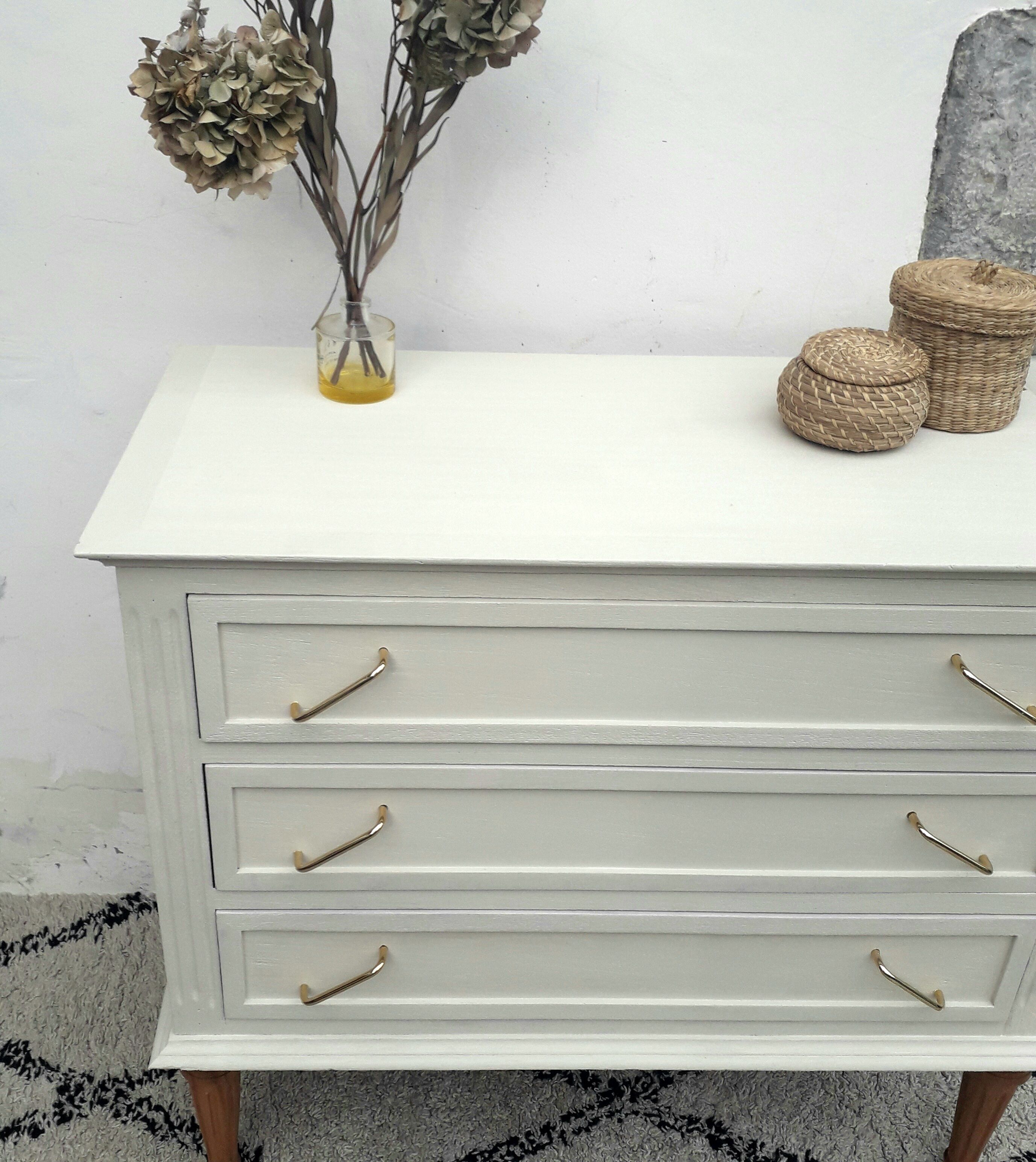 Vintage chest of drawers