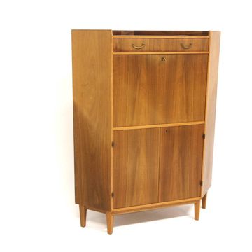 Scandinavian corner bar cabinet in walnut, Sweden, 1940.