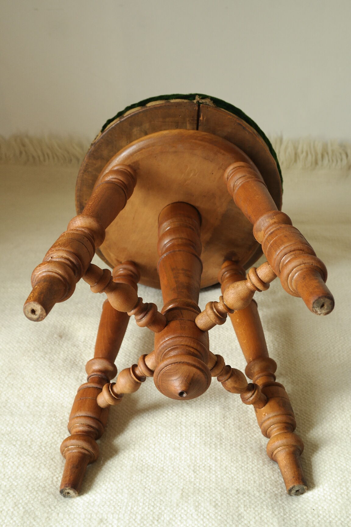 Napoleon III piano stool