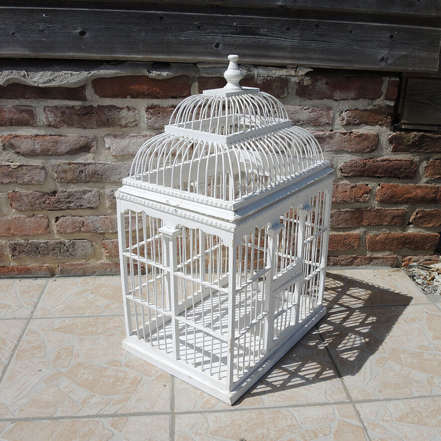 Ancienne cage à oiseau décorative en bois blanc