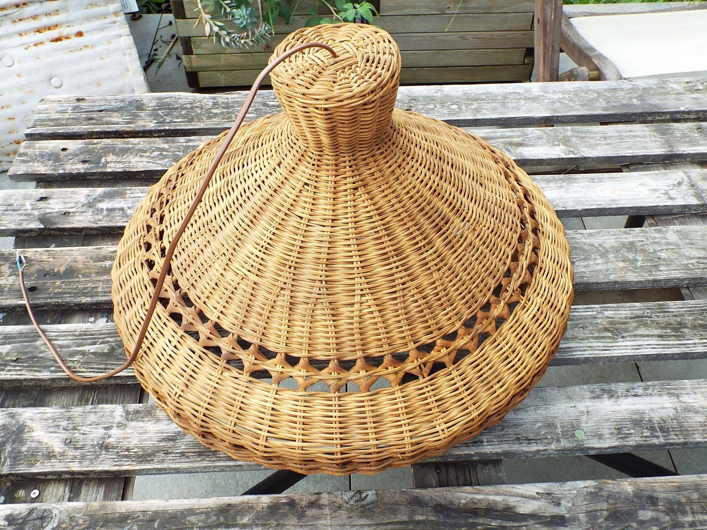 Wicker and rattan pendant light