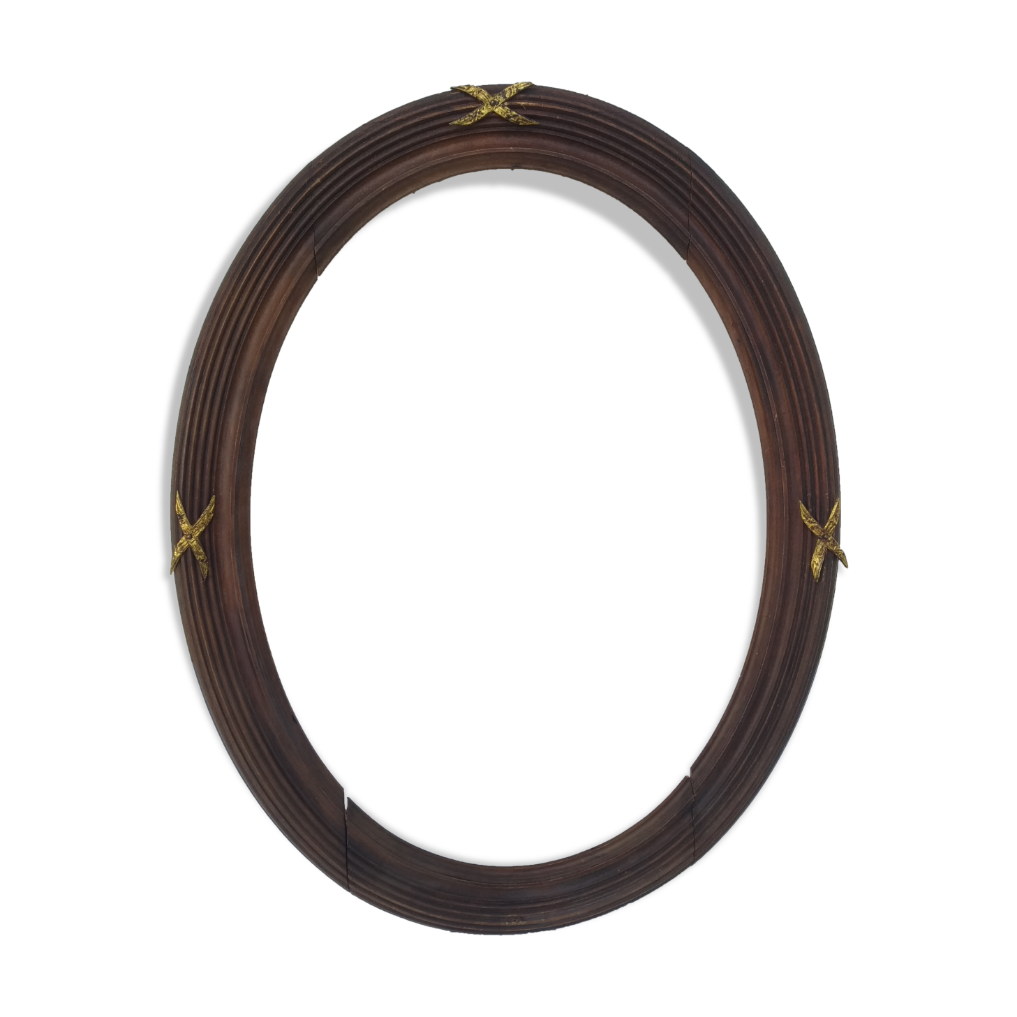 Oval-shaped wooden frame