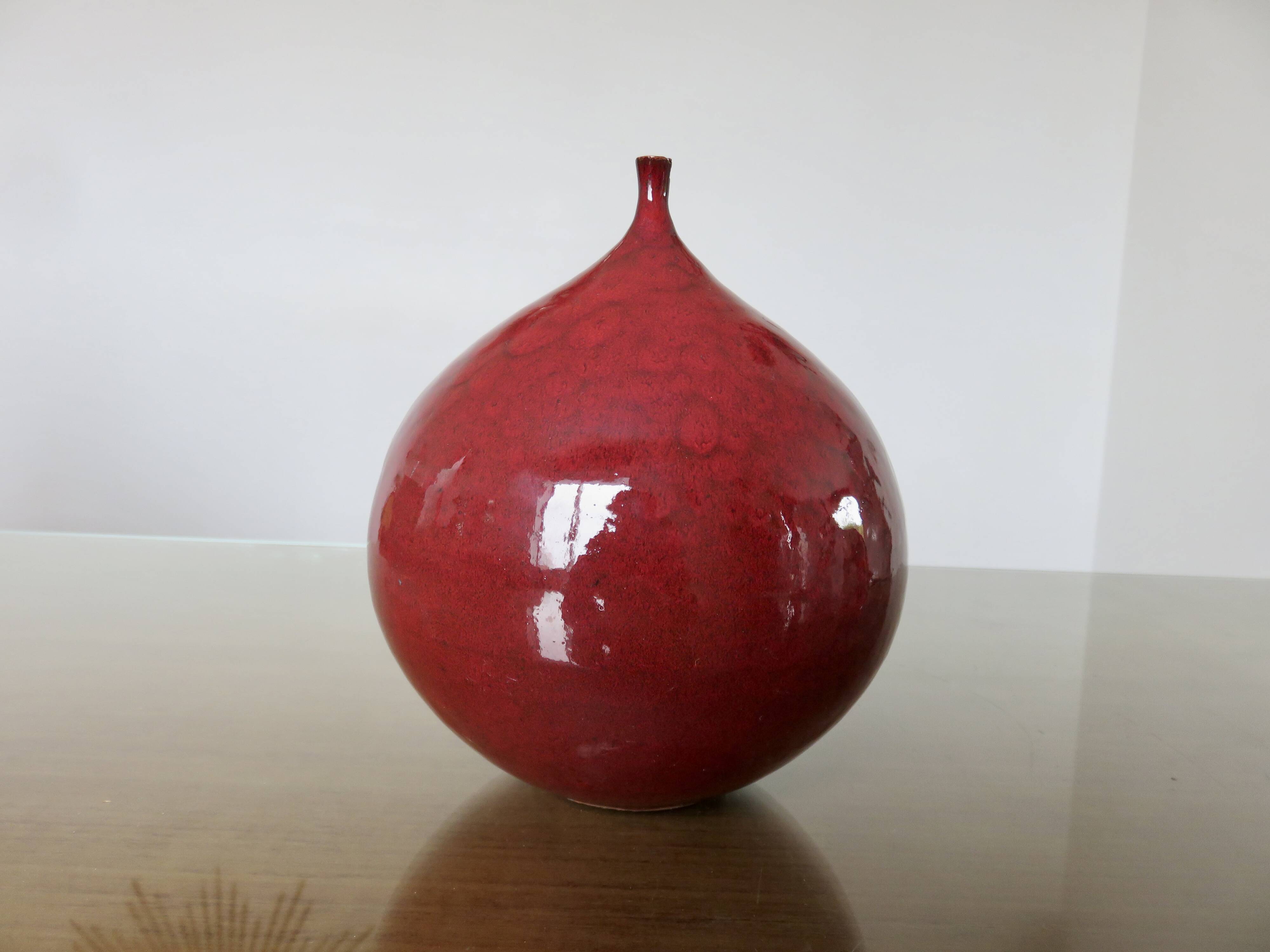 Vase "figue" en céramique rouge