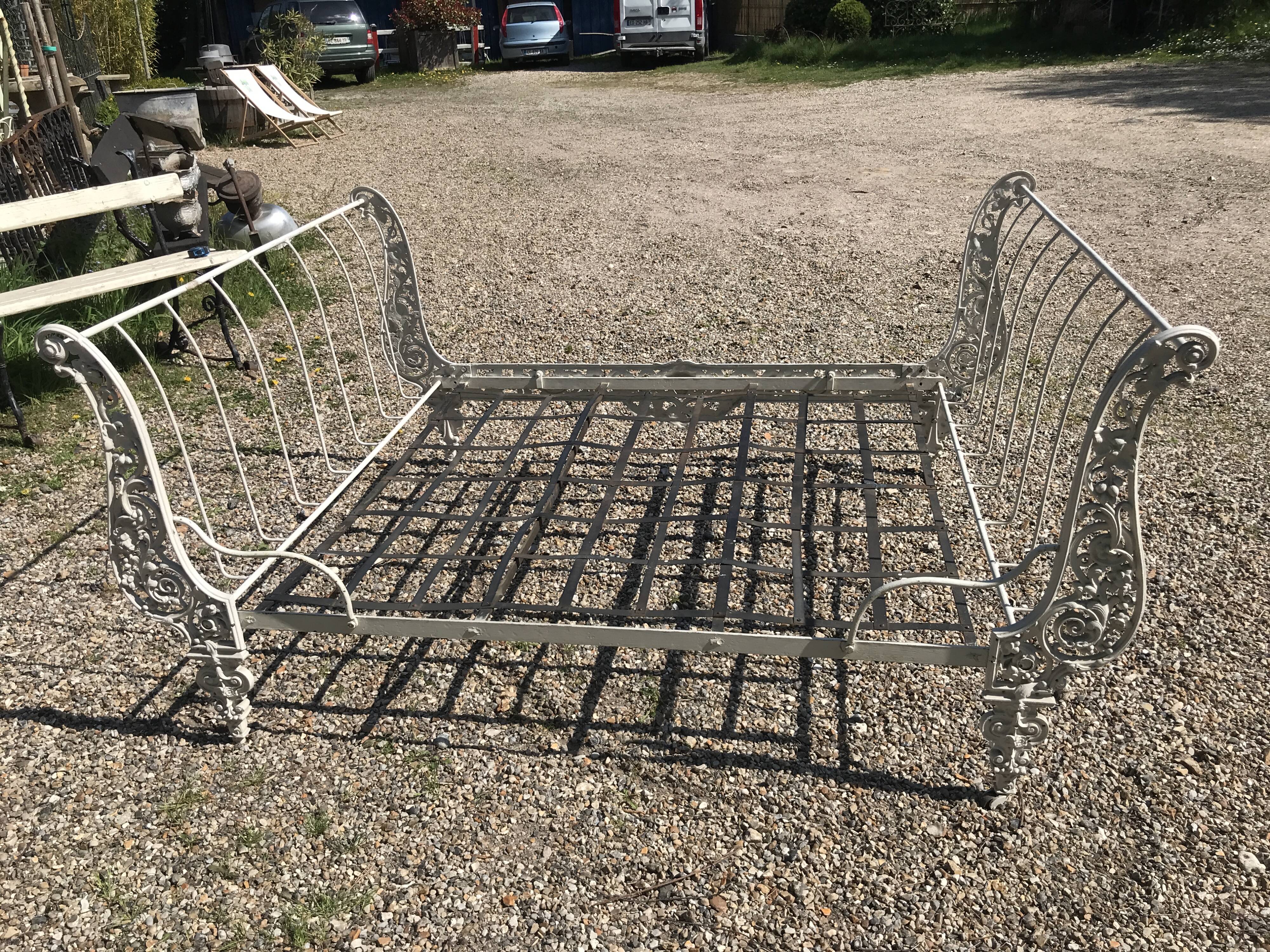 Rare bed 1.40 cast NIII