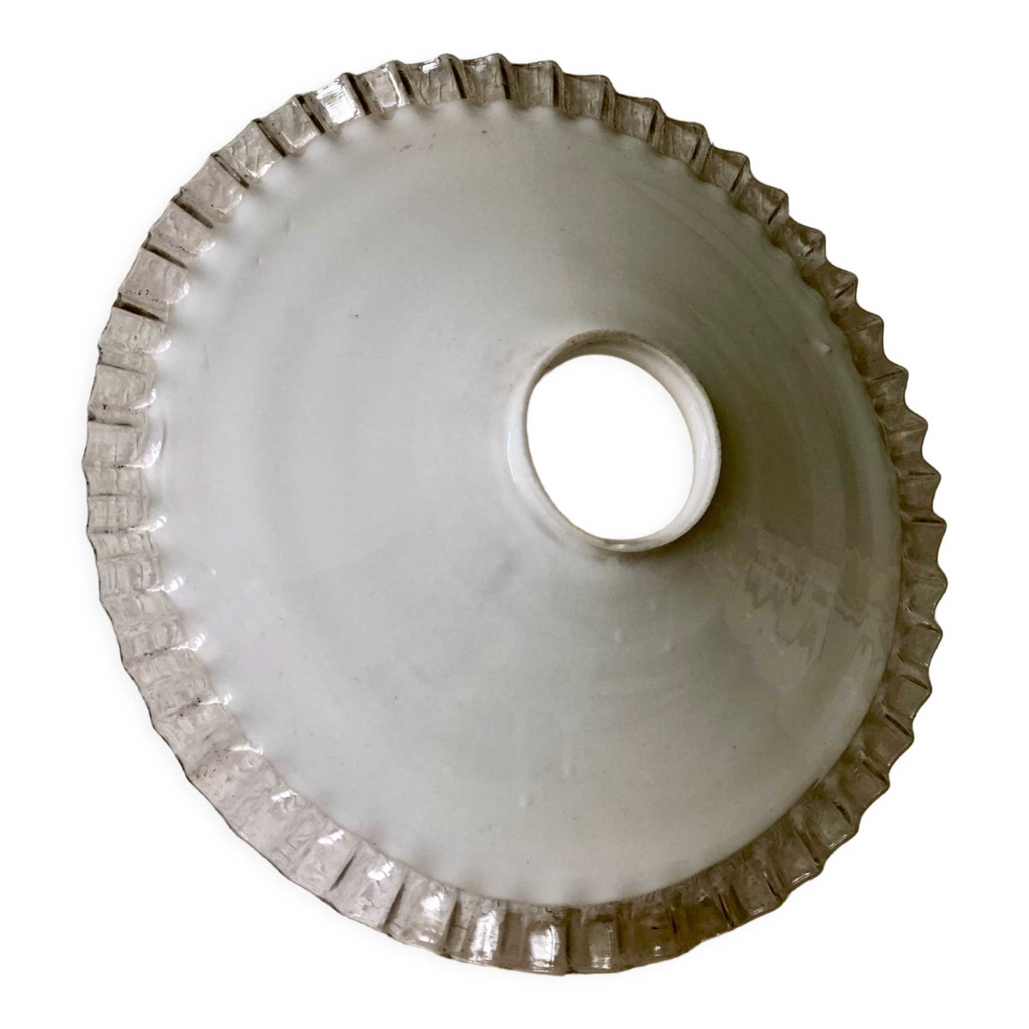 Suspension in white opaline with lace