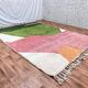 Tapis berbère fait main en laine verte et rose