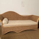 Indoor daybed with mattress with curves and braiding work