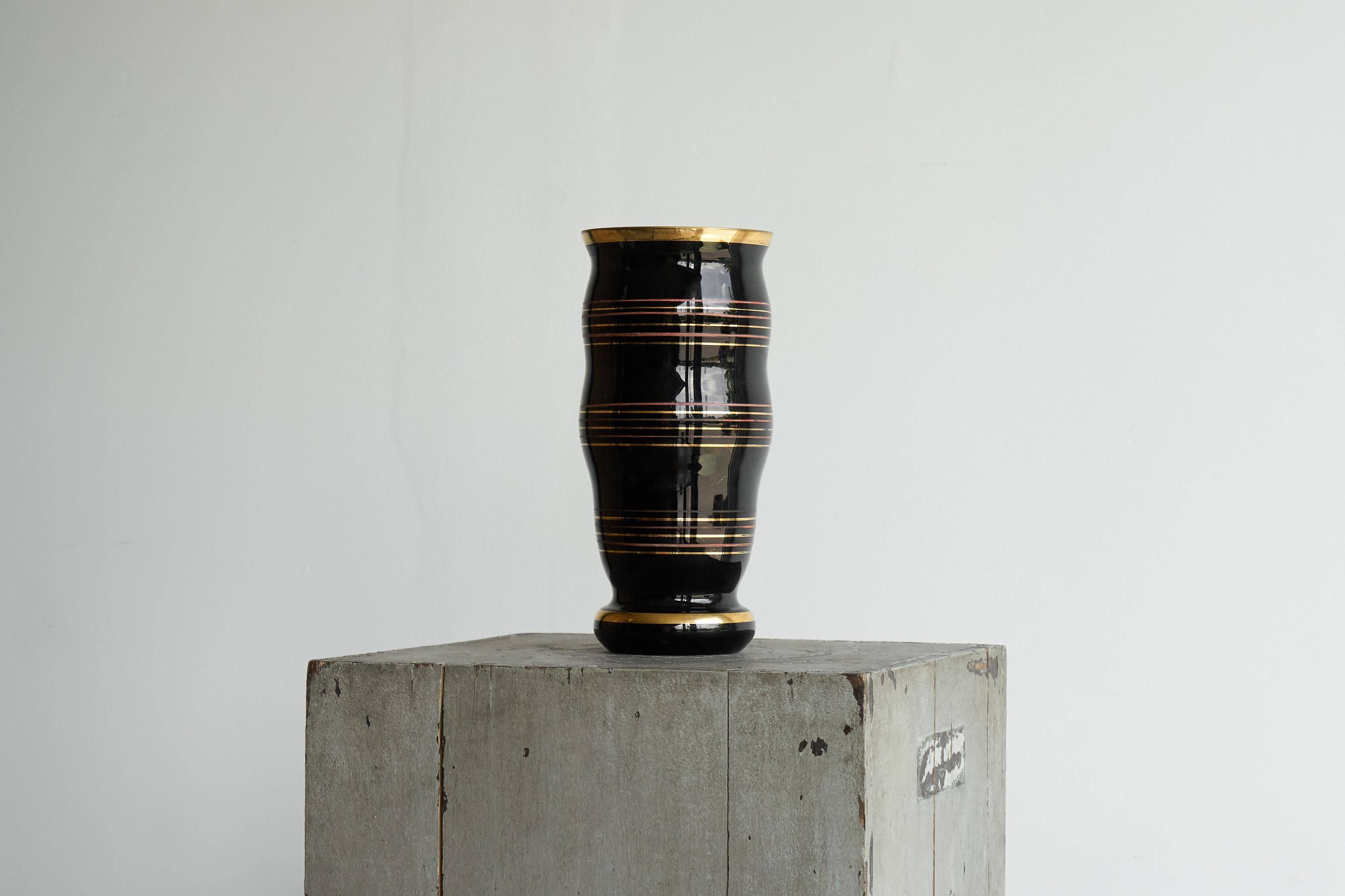 Large sculptural glass vase from the 1940s.