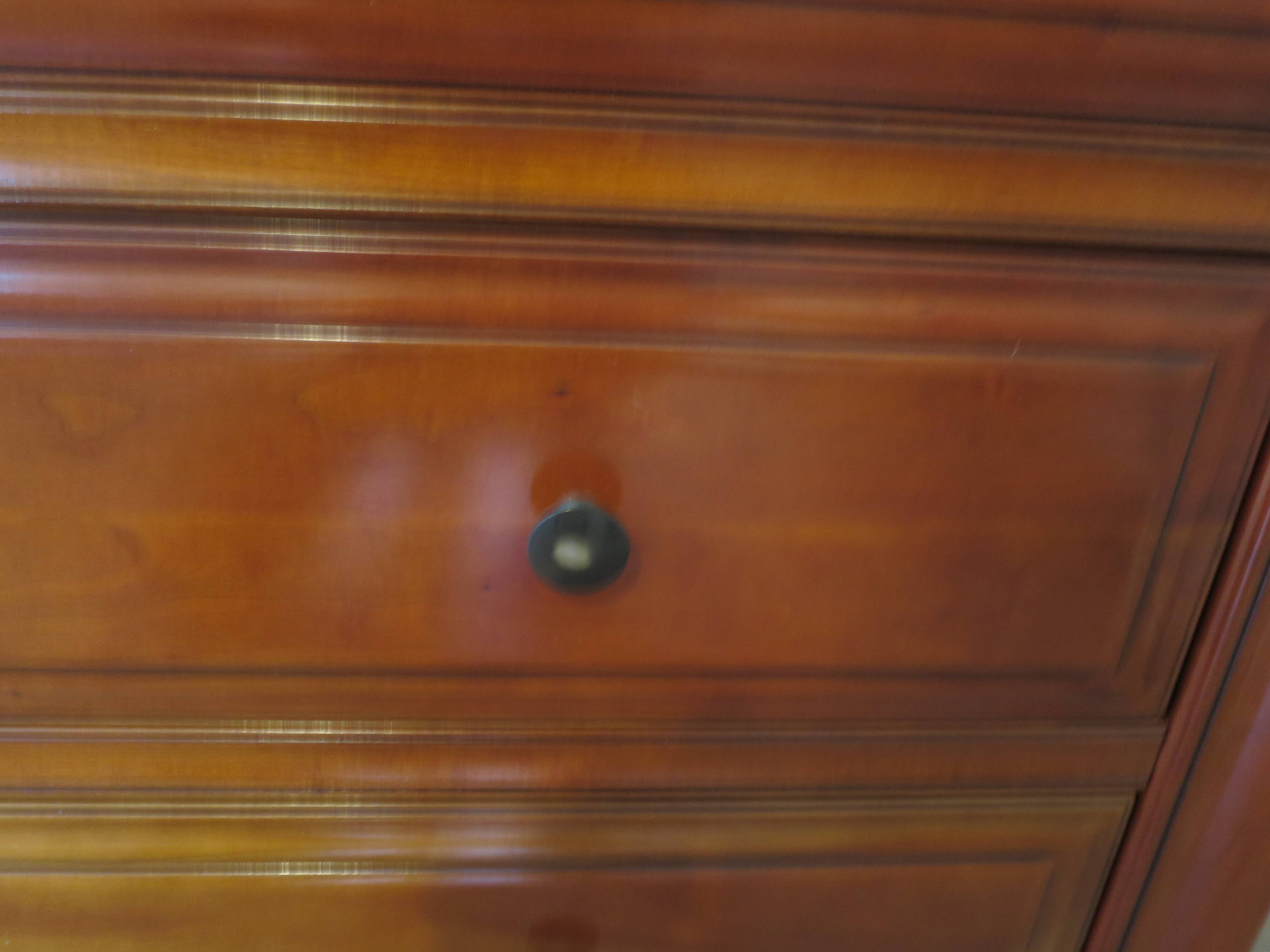 Cherrywood chest of drawers with ogee – 4 drawers – 80s – Louis Philippe style