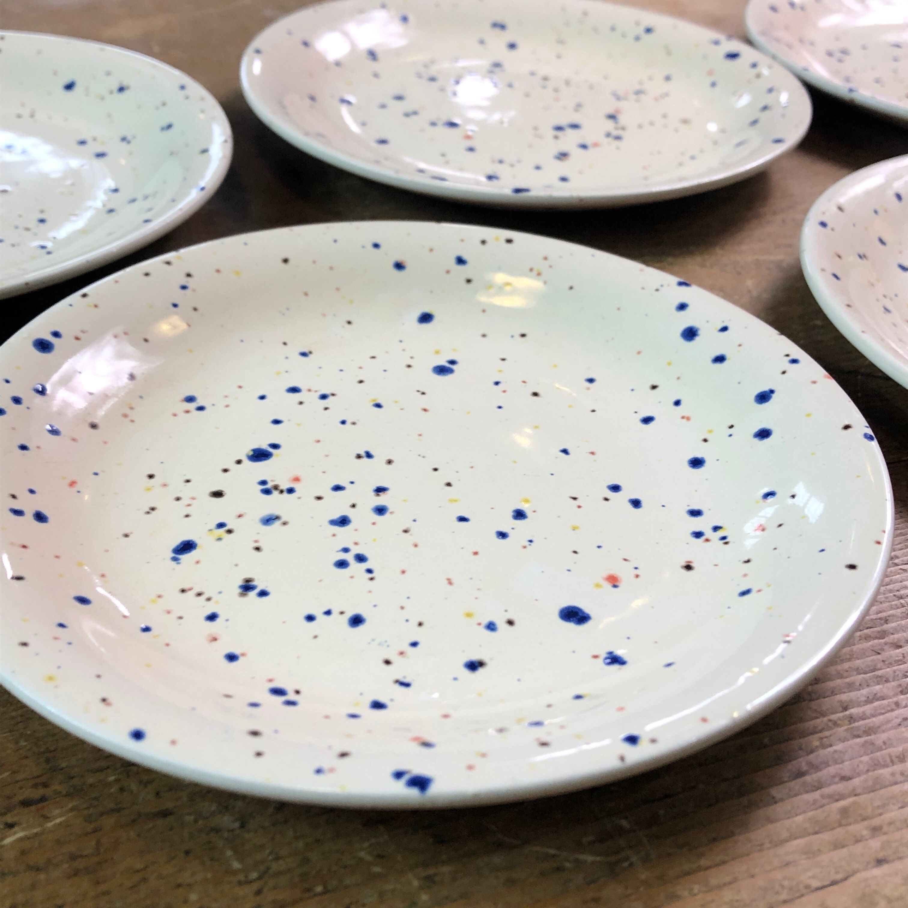 5 plates in English earthenware John Tams
