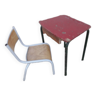 Desk + school chair