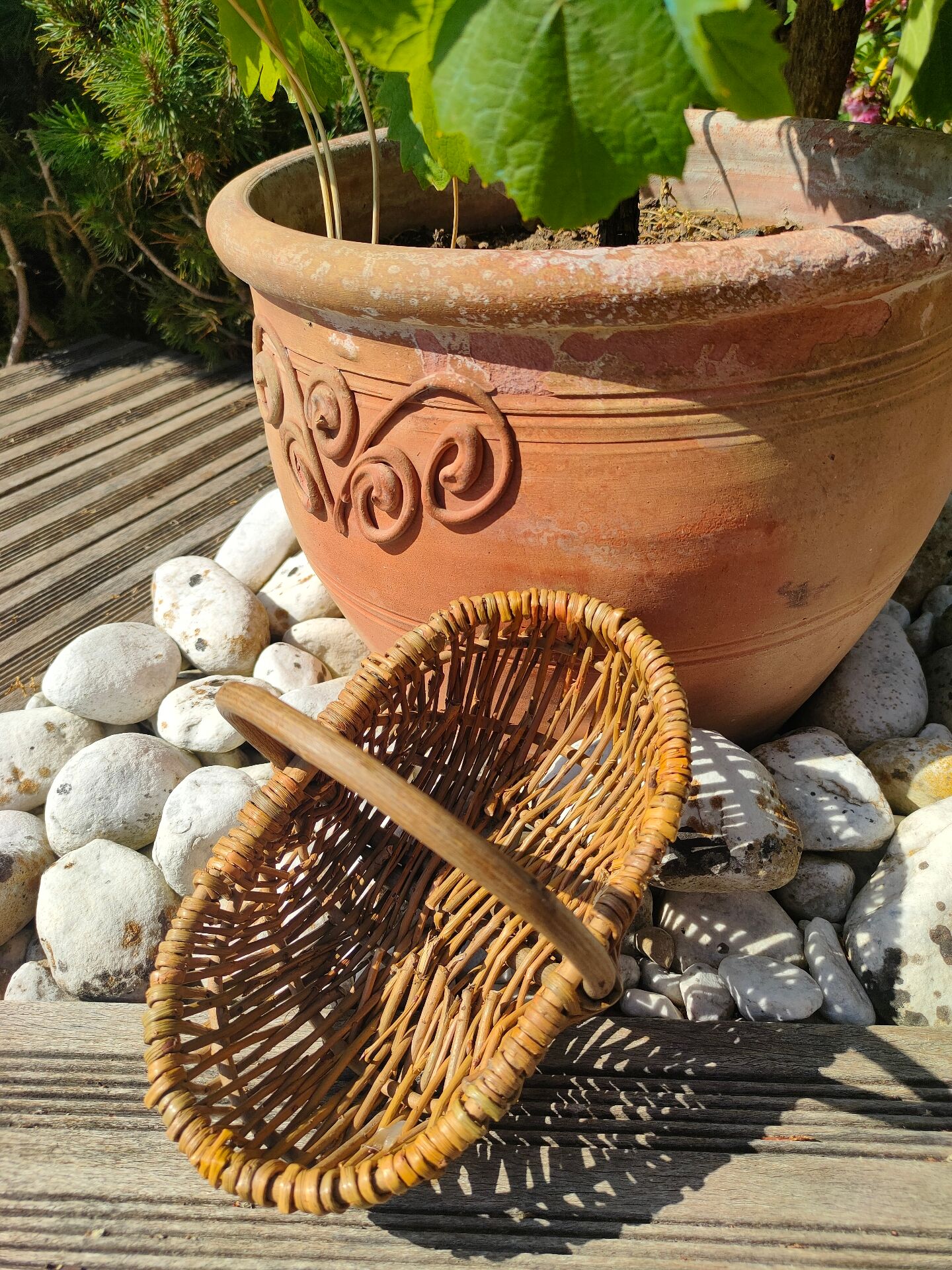 Country-style wicker basket