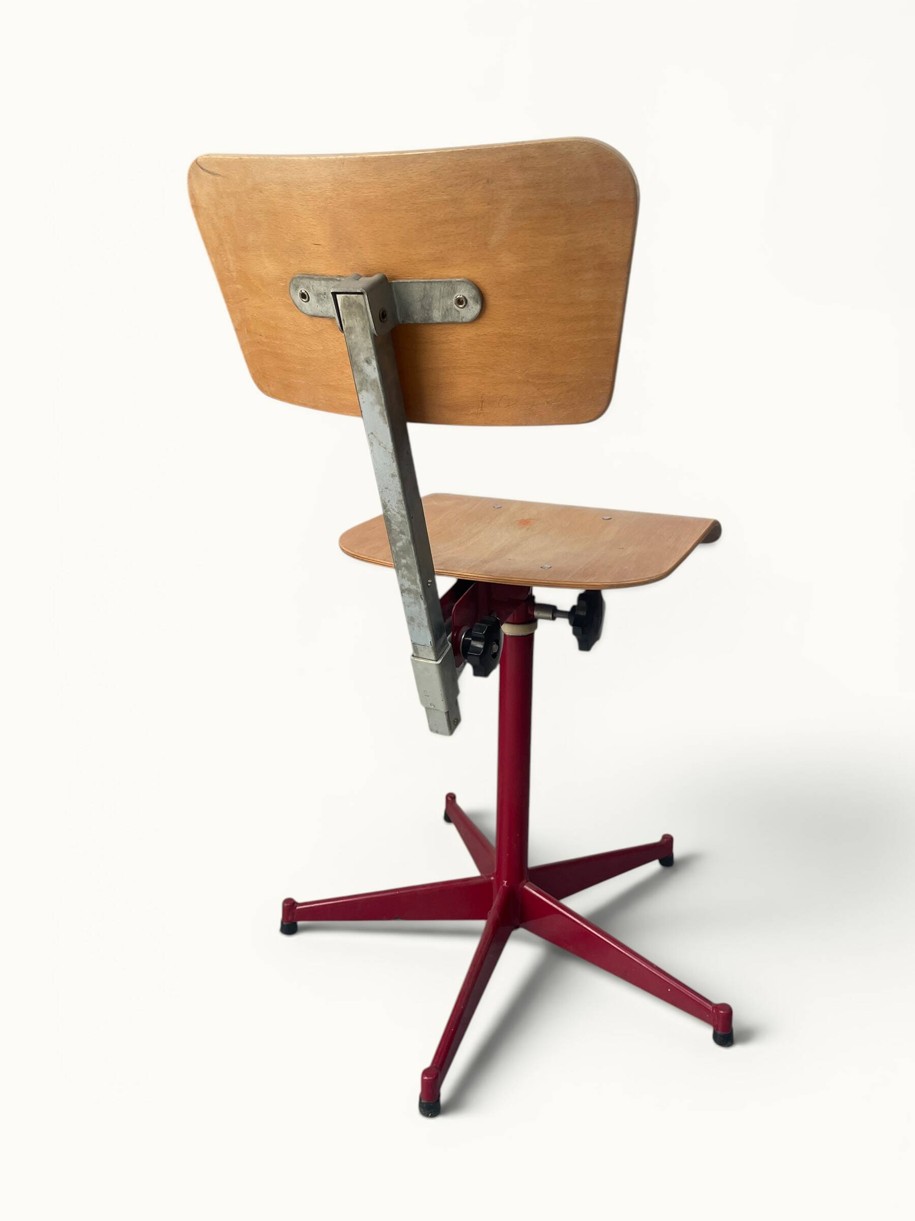 Adjustable swivel workshop chair, plywood, star base, burgundy.