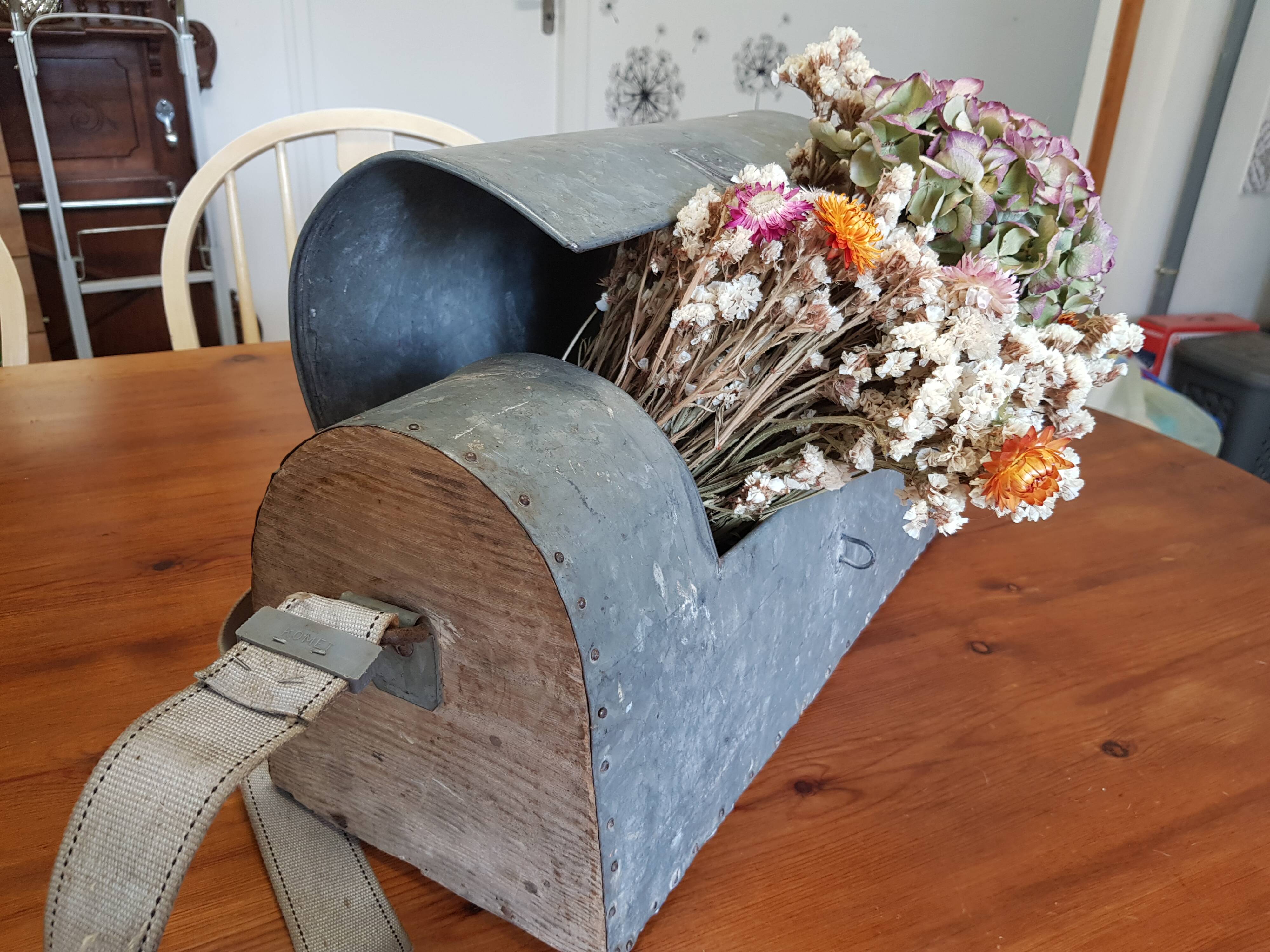 Caisse d'ouvrier ancienne zinc