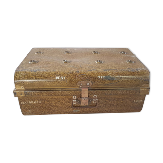 Colonial travel trunk