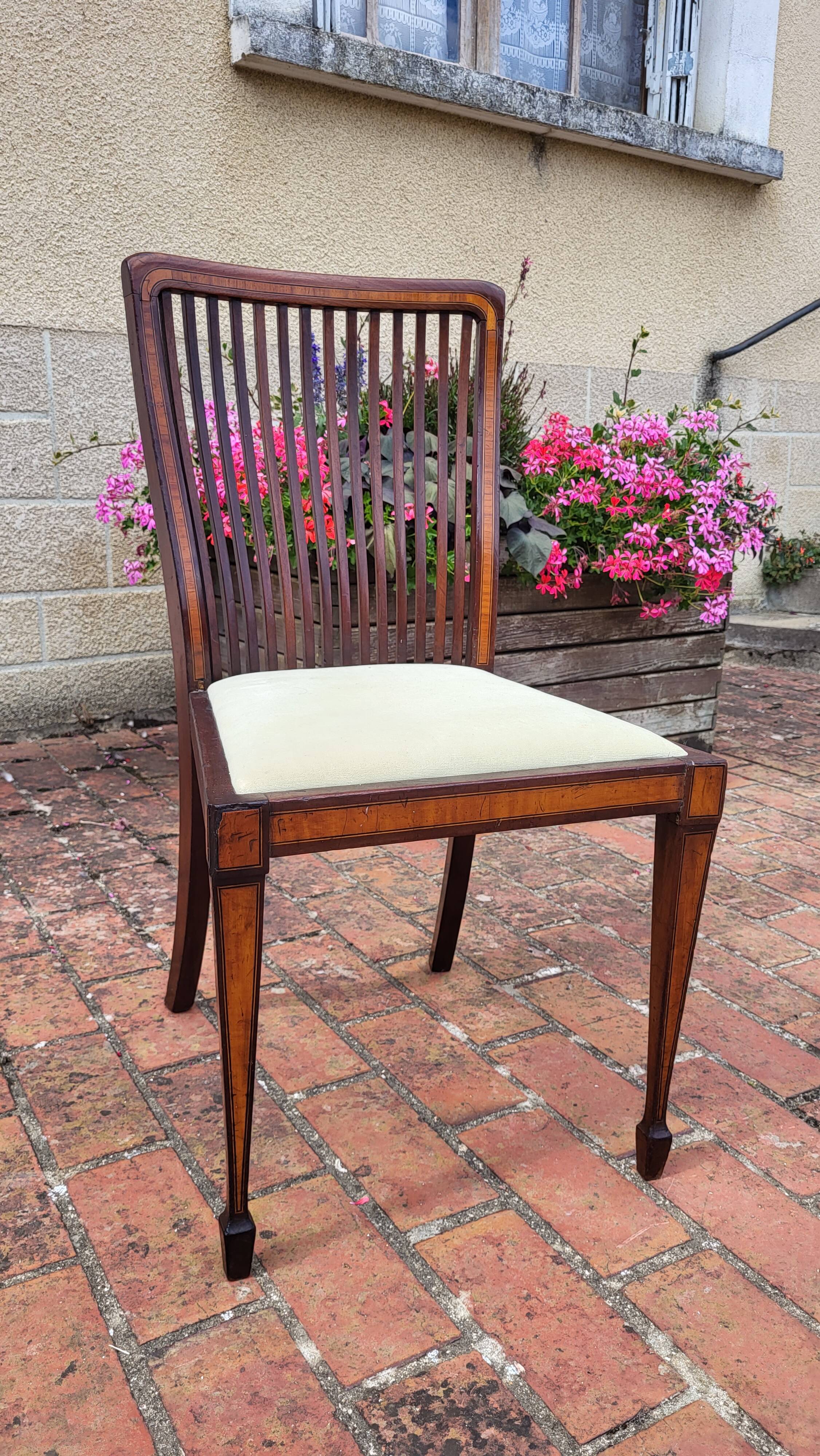 English chair with barrettes Feet "sword"